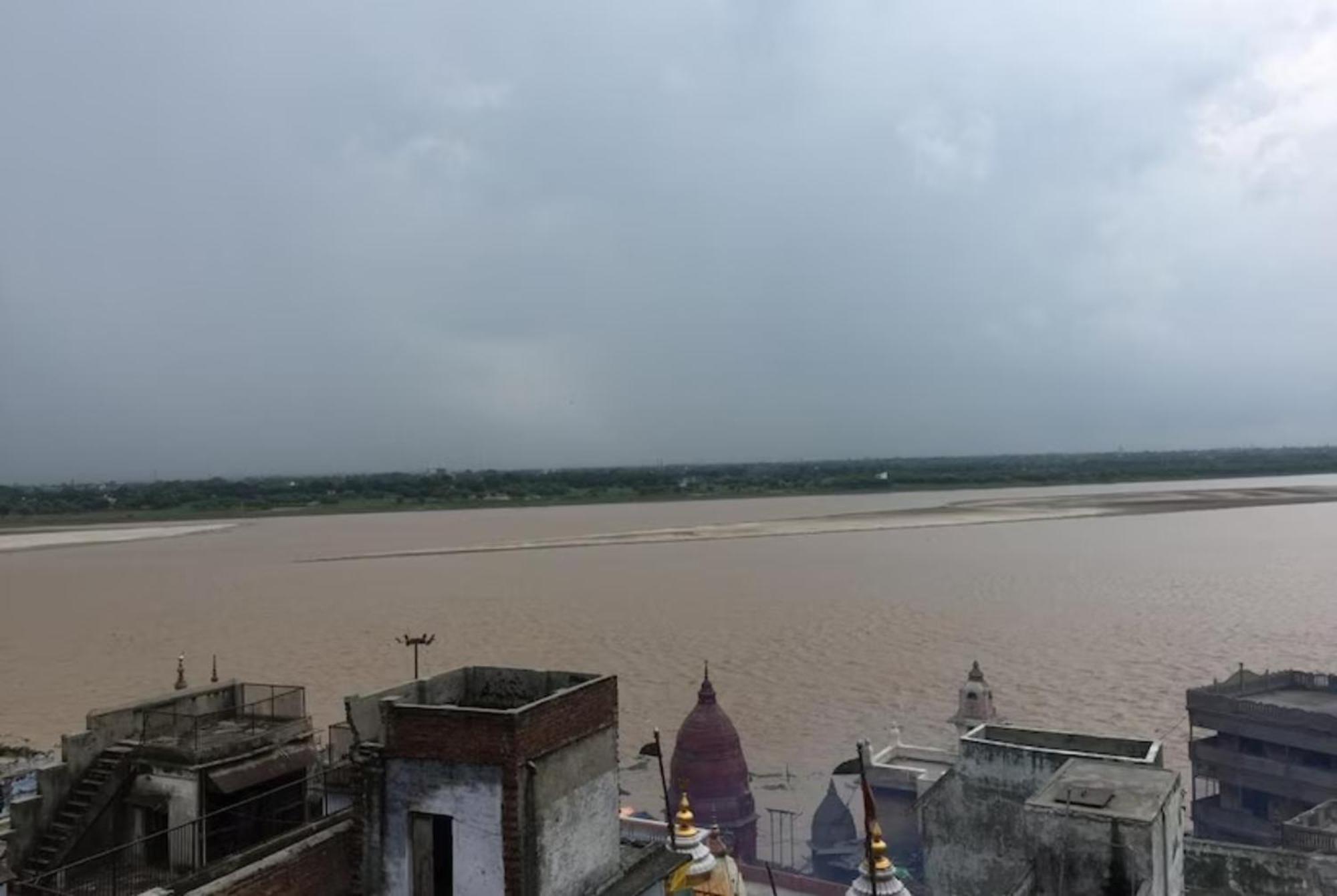 Grg Shanti Guest House Varanasi Near Manikarnika Ghat Екстериор снимка
