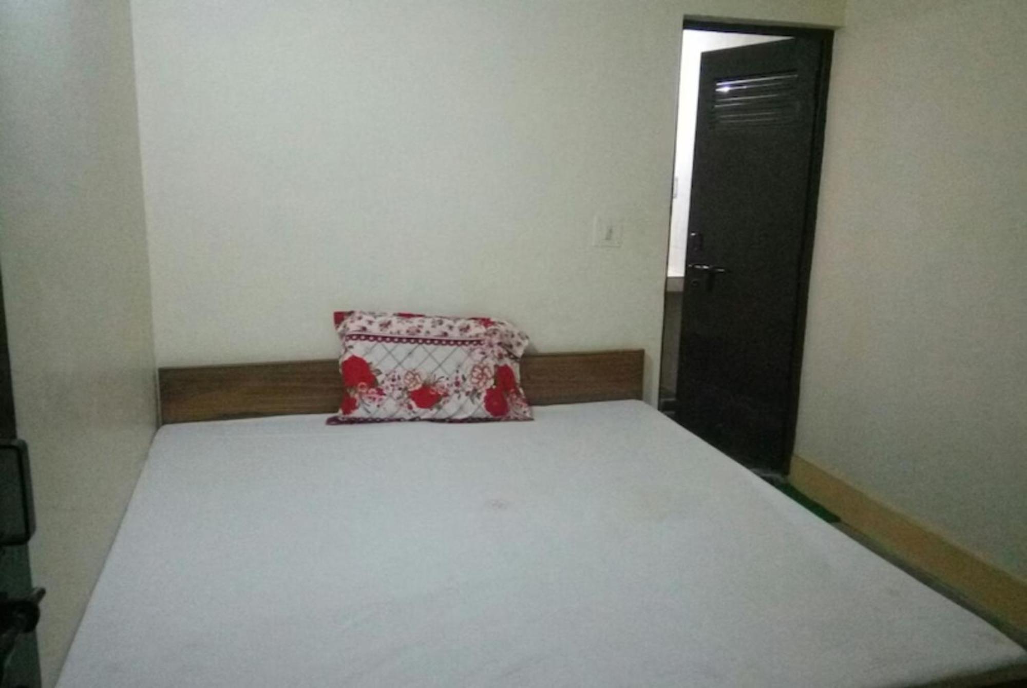 Grg Shanti Guest House Varanasi Near Manikarnika Ghat Екстериор снимка