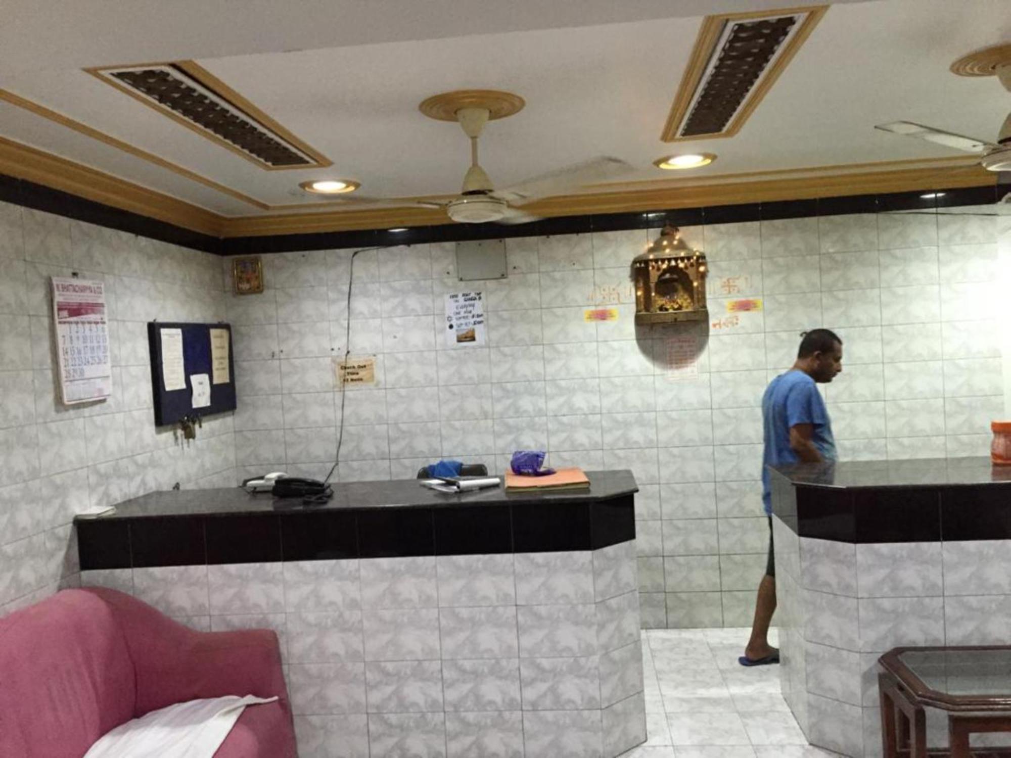 Grg Shanti Guest House Varanasi Near Manikarnika Ghat Екстериор снимка