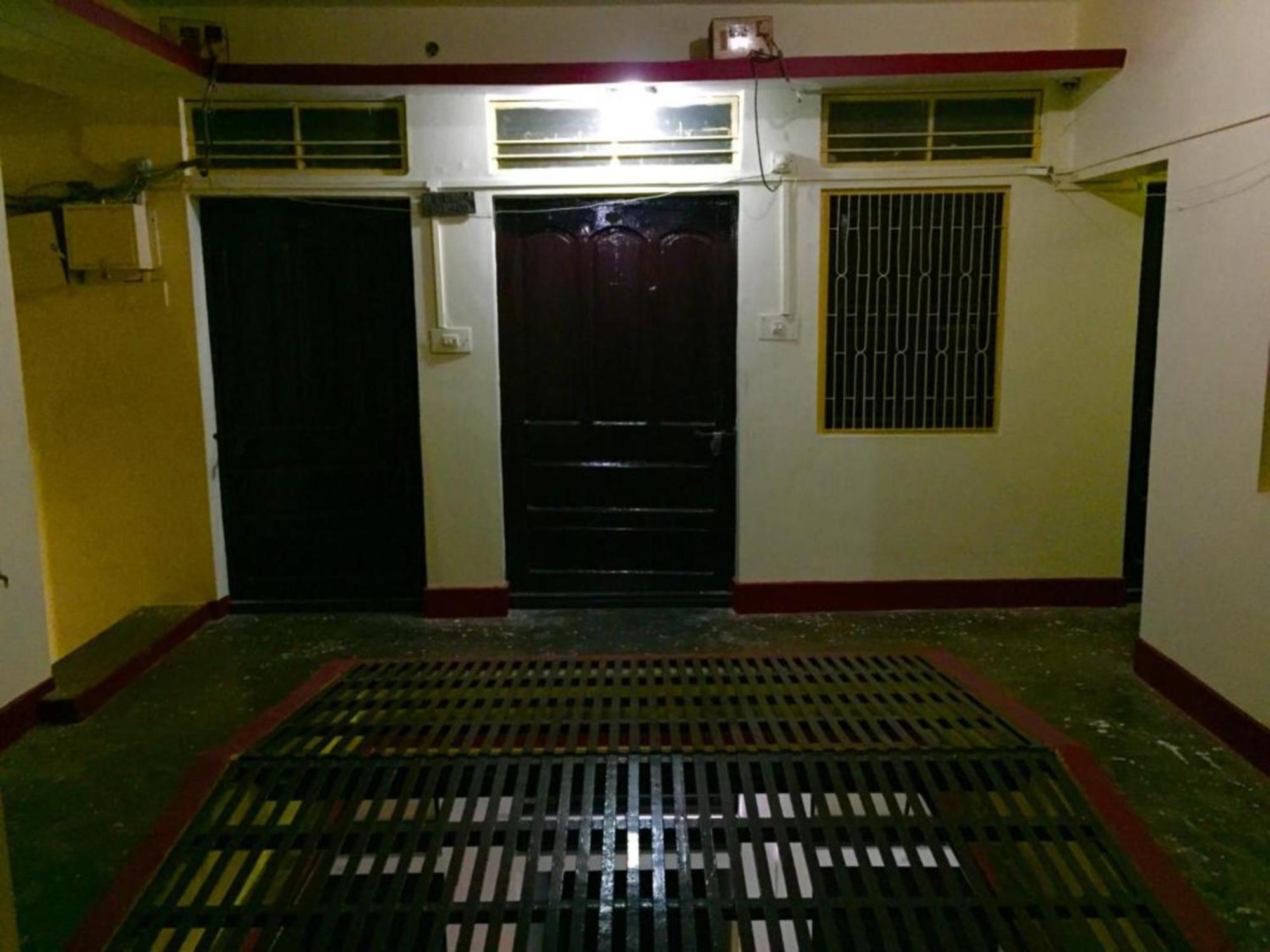 Grg Shanti Guest House Varanasi Near Manikarnika Ghat Екстериор снимка