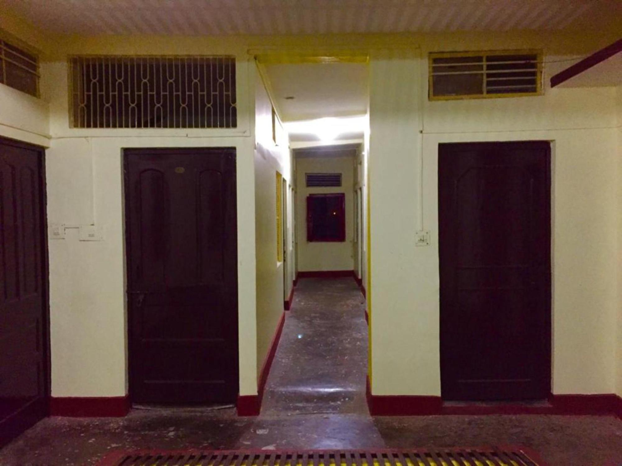 Grg Shanti Guest House Varanasi Near Manikarnika Ghat Екстериор снимка