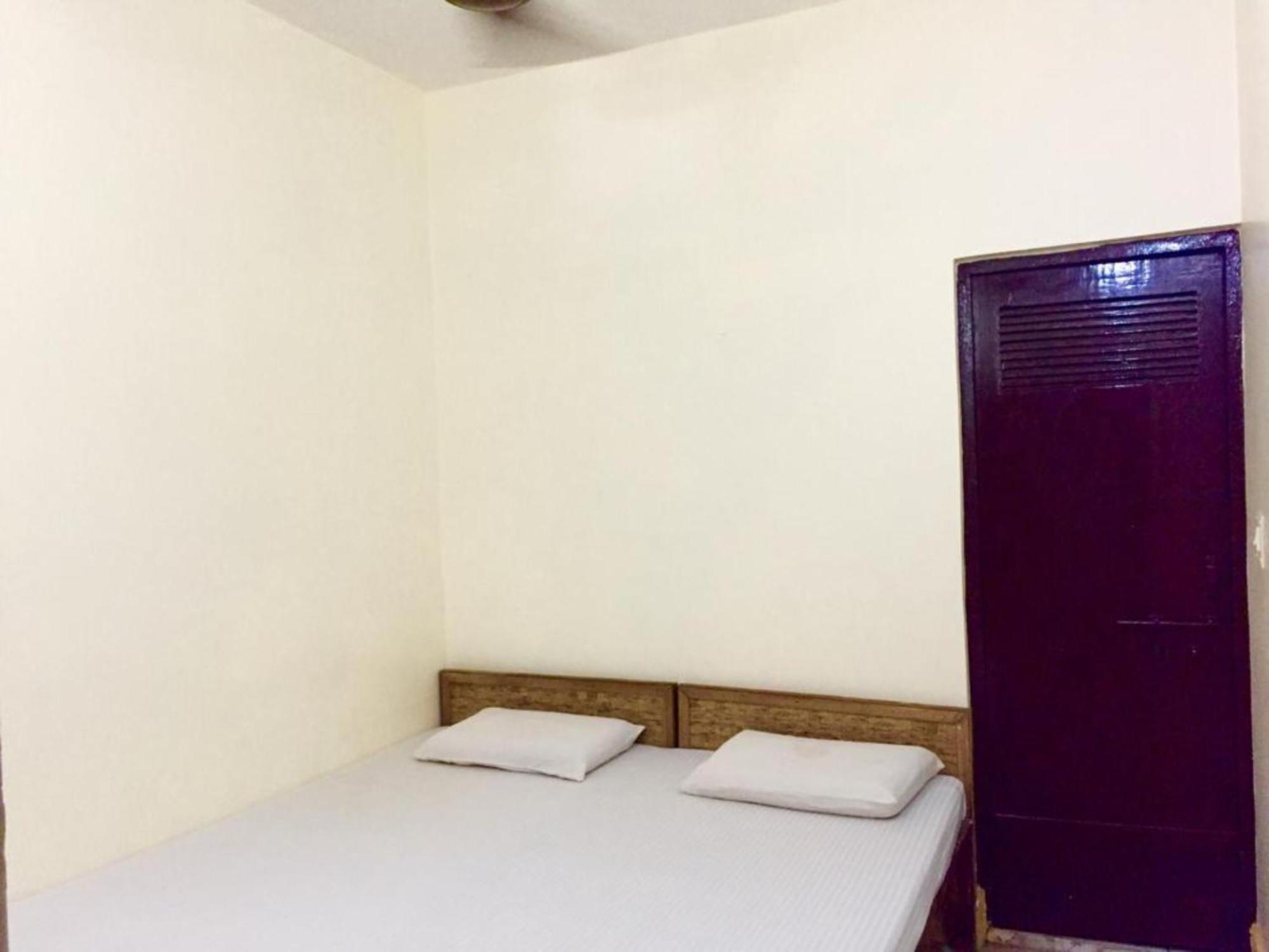 Grg Shanti Guest House Varanasi Near Manikarnika Ghat Екстериор снимка