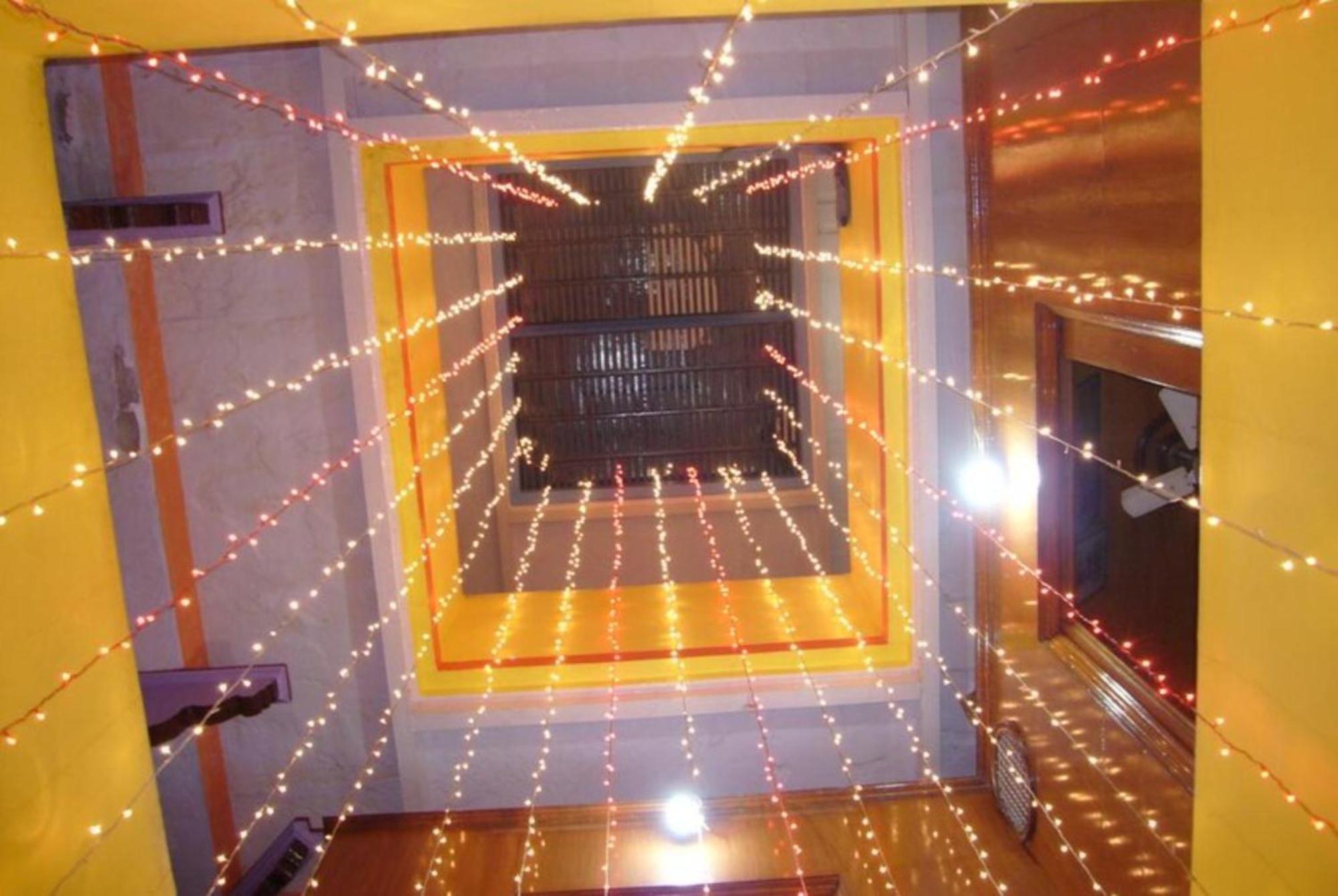 Grg Shanti Guest House Varanasi Near Manikarnika Ghat Екстериор снимка