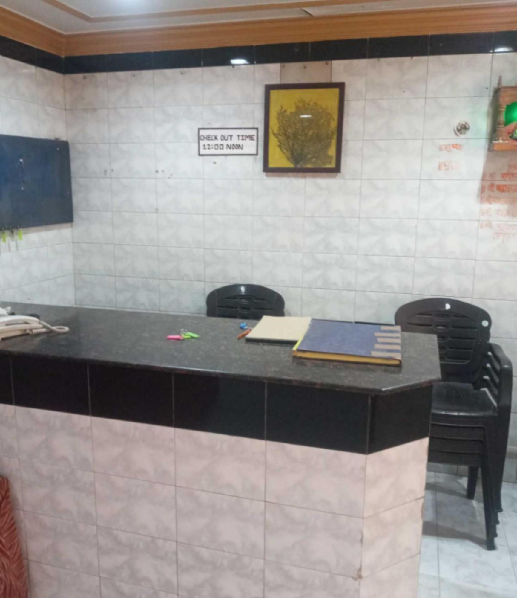 Grg Shanti Guest House Varanasi Near Manikarnika Ghat Екстериор снимка