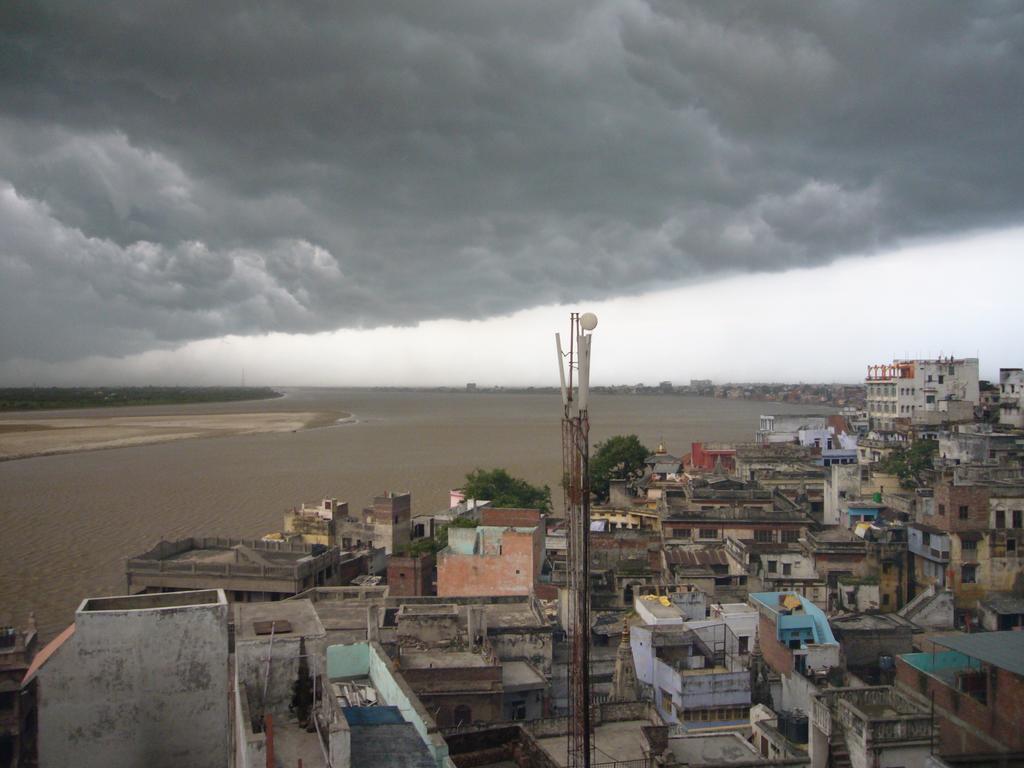 Grg Shanti Guest House Varanasi Near Manikarnika Ghat Екстериор снимка