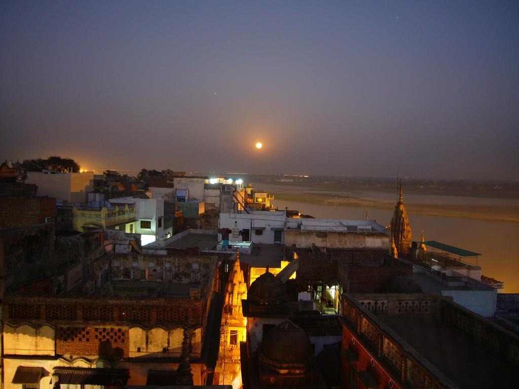 Grg Shanti Guest House Varanasi Near Manikarnika Ghat Екстериор снимка