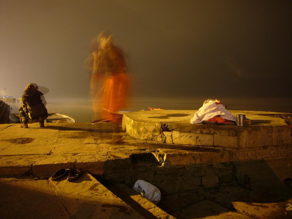 Grg Shanti Guest House Varanasi Near Manikarnika Ghat Екстериор снимка