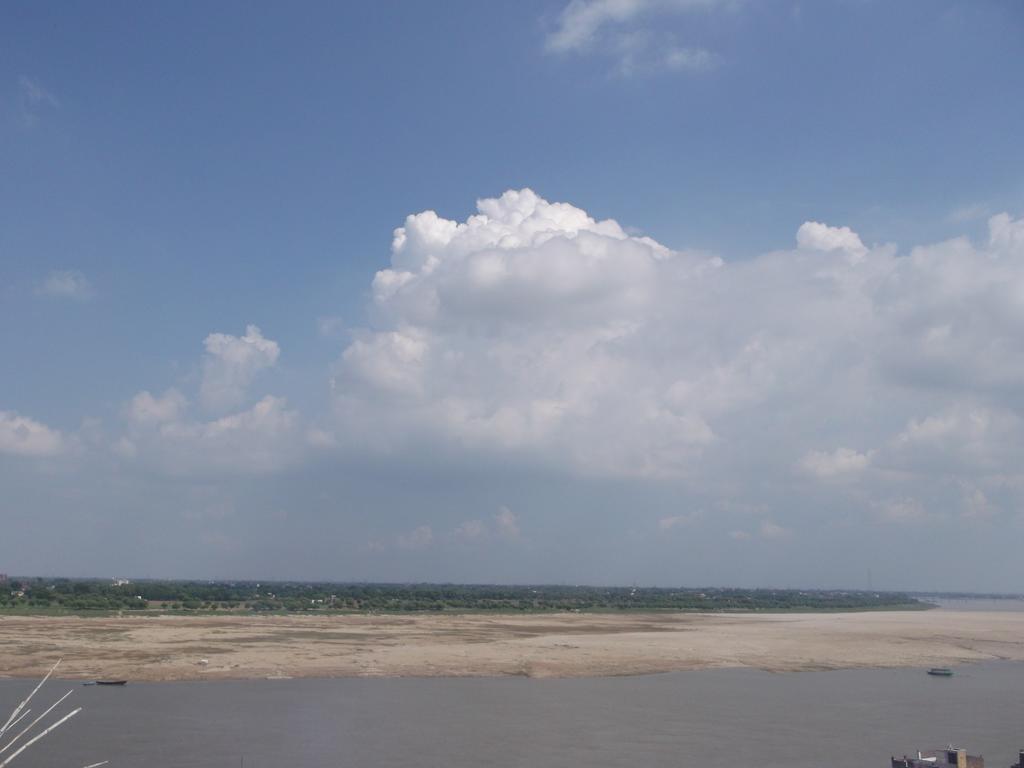 Grg Shanti Guest House Varanasi Near Manikarnika Ghat Екстериор снимка