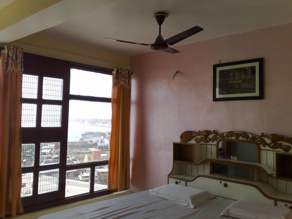 Grg Shanti Guest House Varanasi Near Manikarnika Ghat Стая снимка