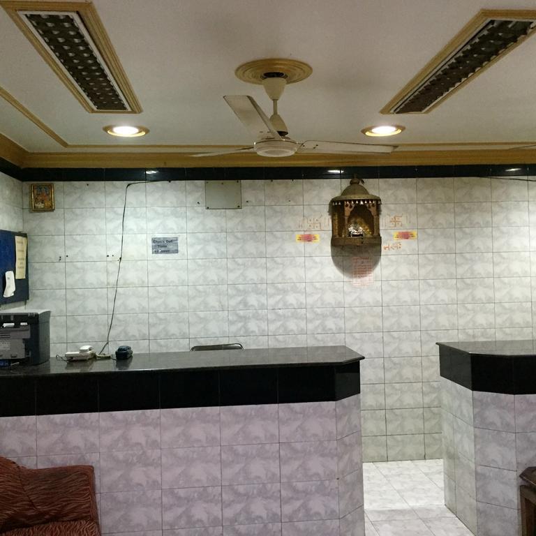 Grg Shanti Guest House Varanasi Near Manikarnika Ghat Екстериор снимка