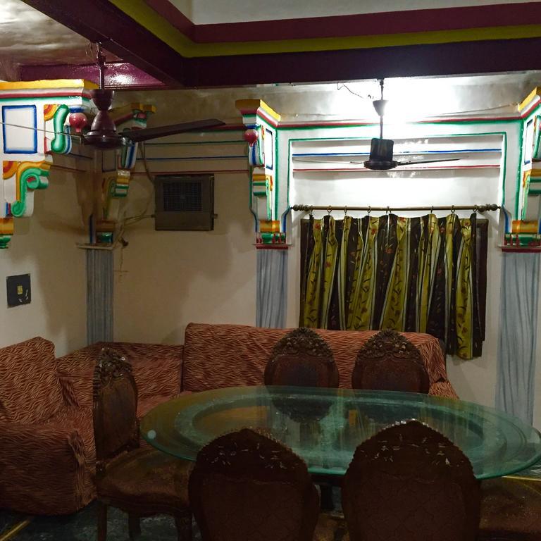 Grg Shanti Guest House Varanasi Near Manikarnika Ghat Екстериор снимка