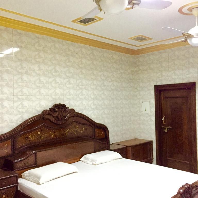 Grg Shanti Guest House Varanasi Near Manikarnika Ghat Екстериор снимка