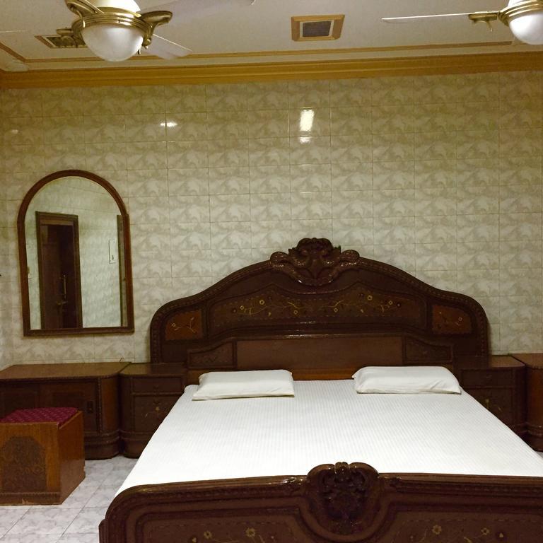 Grg Shanti Guest House Varanasi Near Manikarnika Ghat Екстериор снимка