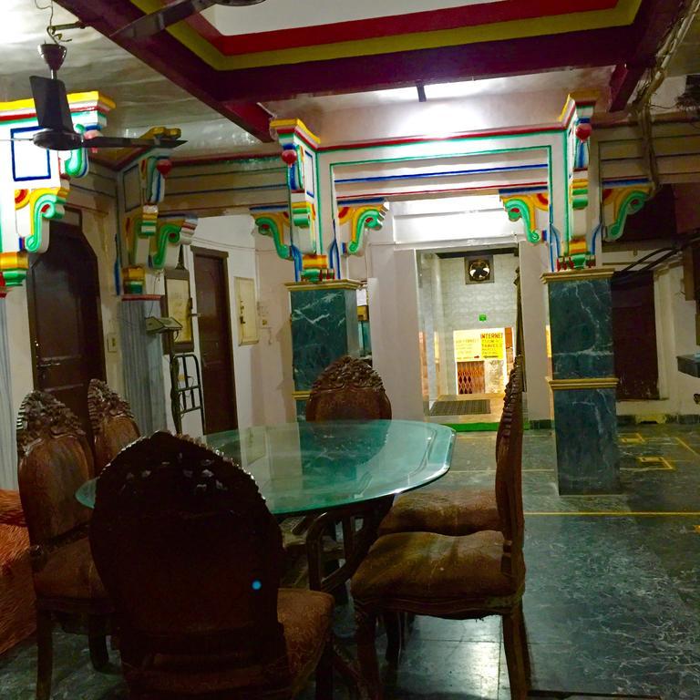 Grg Shanti Guest House Varanasi Near Manikarnika Ghat Екстериор снимка