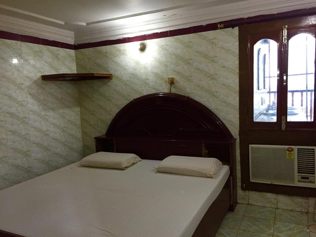 Grg Shanti Guest House Varanasi Near Manikarnika Ghat Екстериор снимка